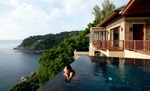 What Are the Best Locations for Luxury Villas in Greece?